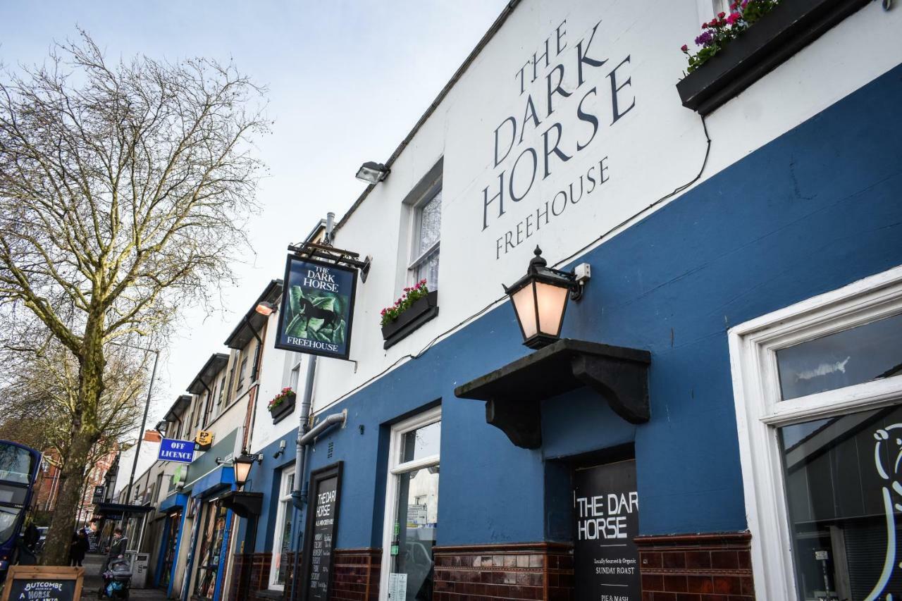 Отель The Dark Horse Pub Бристоль Экстерьер фото